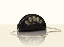 Exquisite Fan Clutch - Black